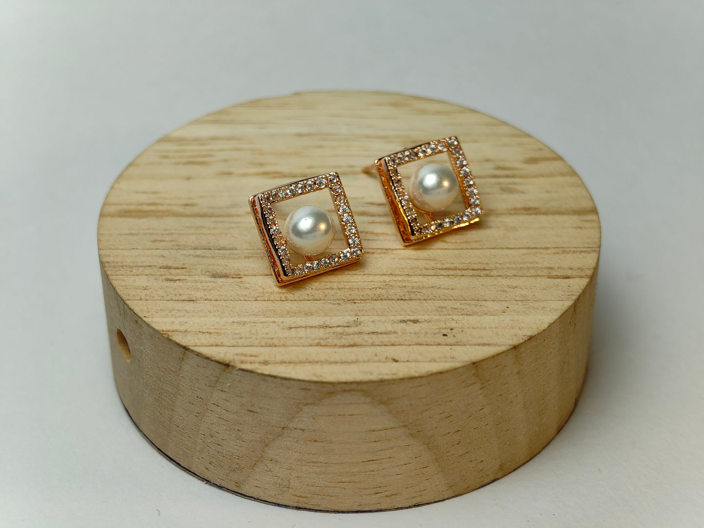 Rohari - Square Frame Pearl Stud Earrings (Rose Gold)