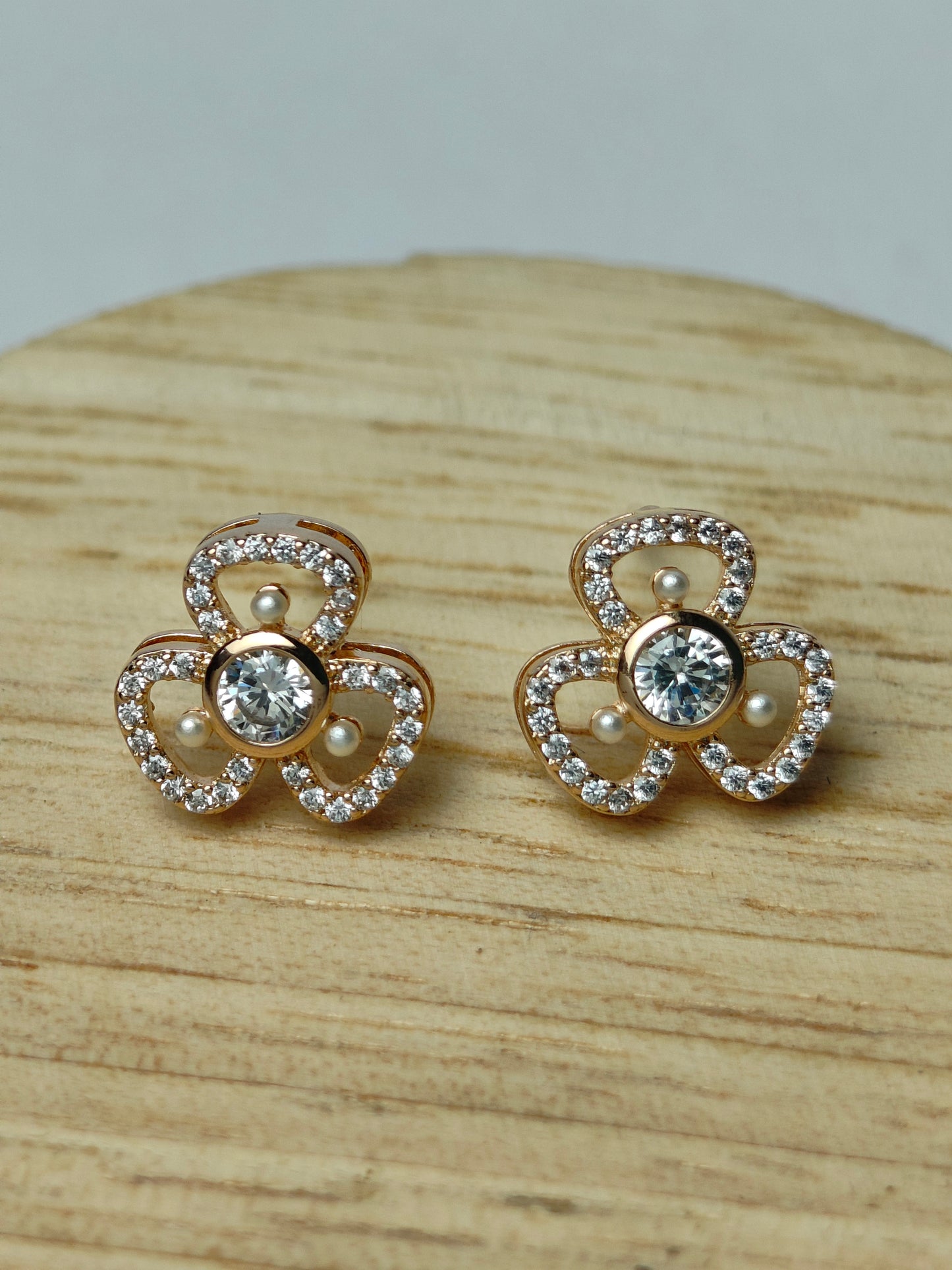Rohari - Rose Gold Clover Stud Earrings with Pearl Accents