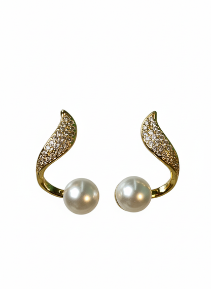 Rohari - Golden Curve Pearl Earring Studs