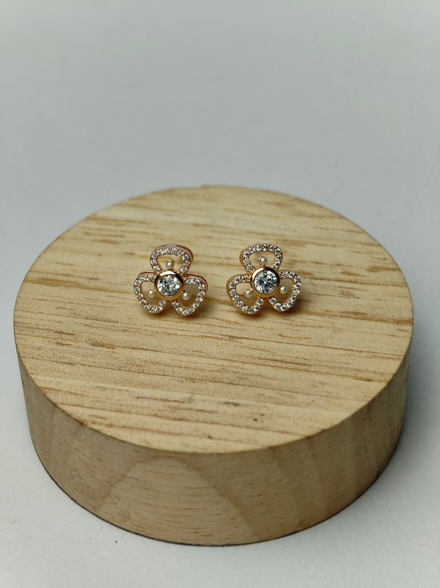 Rohari - Rose Gold Clover Stud Earrings with Pearl Accents