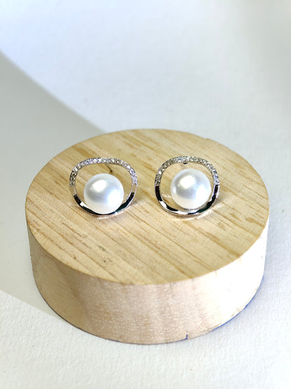 Rohari - Floating Pearl & American Diamond Halo Studs